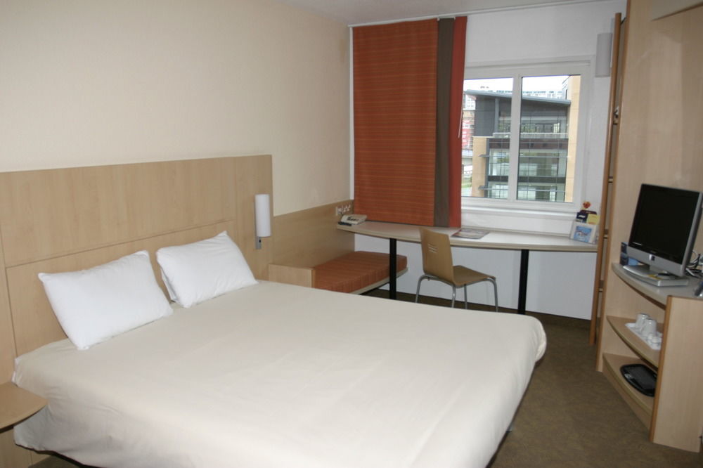 Ibis Sheffield City Exterior foto